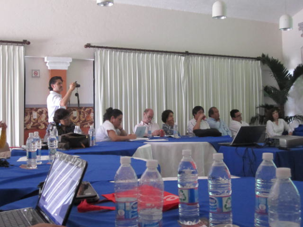Sesión de trabajo UNIARTE, Cuernavaca, Morelos, octubre de 2012. Foto: Betsabé Miramontes.