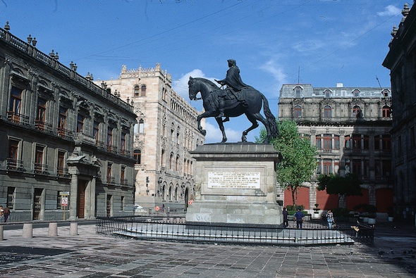 Plaza Manuel Tolsá